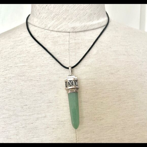 Green Aventurine silver pendant on black cord - Picture 3 of 9